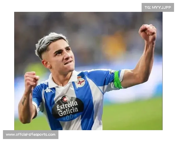 科莫老板亲临训练场 法布雷加斯传授莫拉塔跑位秘诀